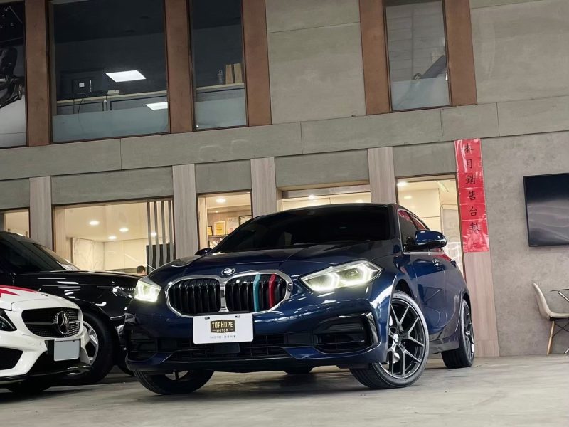 LINE_ALBUM_2019 BMW 118i sport line藍_250531_9