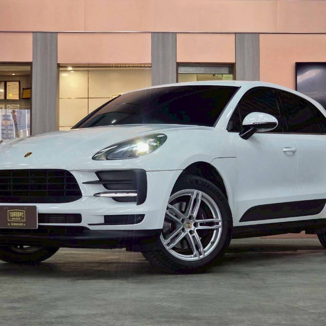 LINE_ALBUM_2021 Porsche Macan 總代理 6w_260326_1