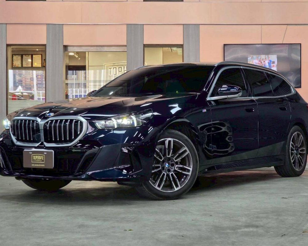 LINE_ALBUM_2025 BMW 5-Series Touring 520i M Sport總代理_260317_1