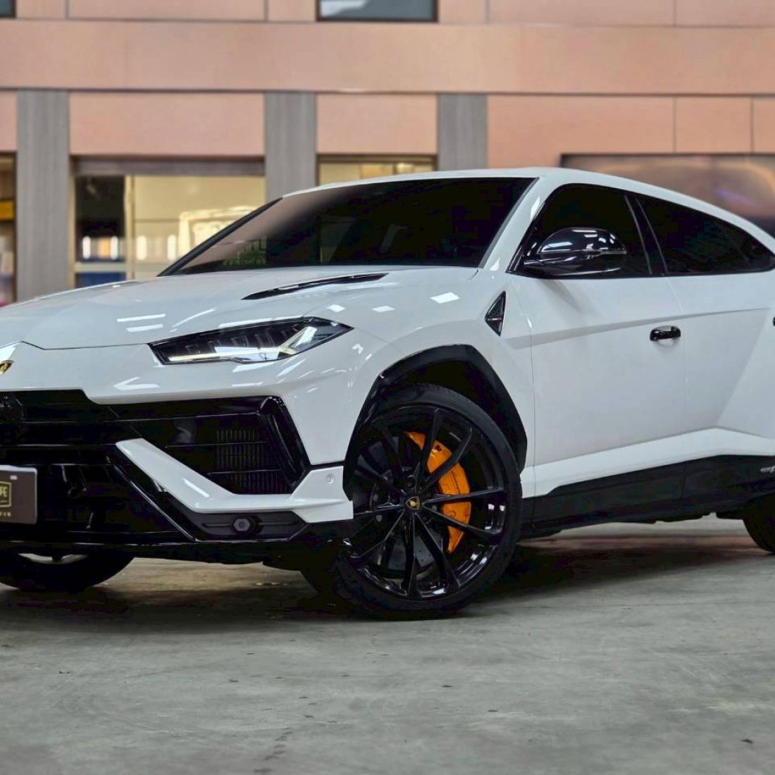 LINE_ALBUM_寄2024 Lamborghini URUS S 總代理_260411_1